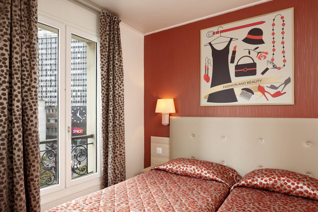 Nous vous proposons également des chambres twin à l'atmosphère très parisienne..